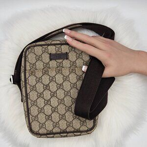 Gucci Mono Messenger Bag Ebony